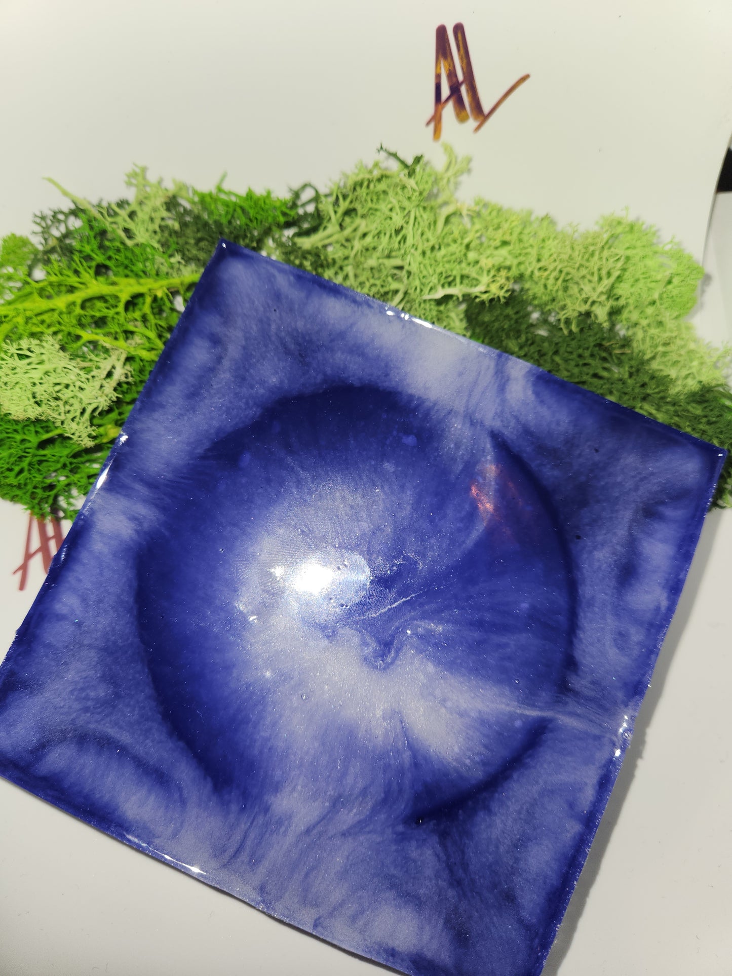 RESIN ASHTRAY