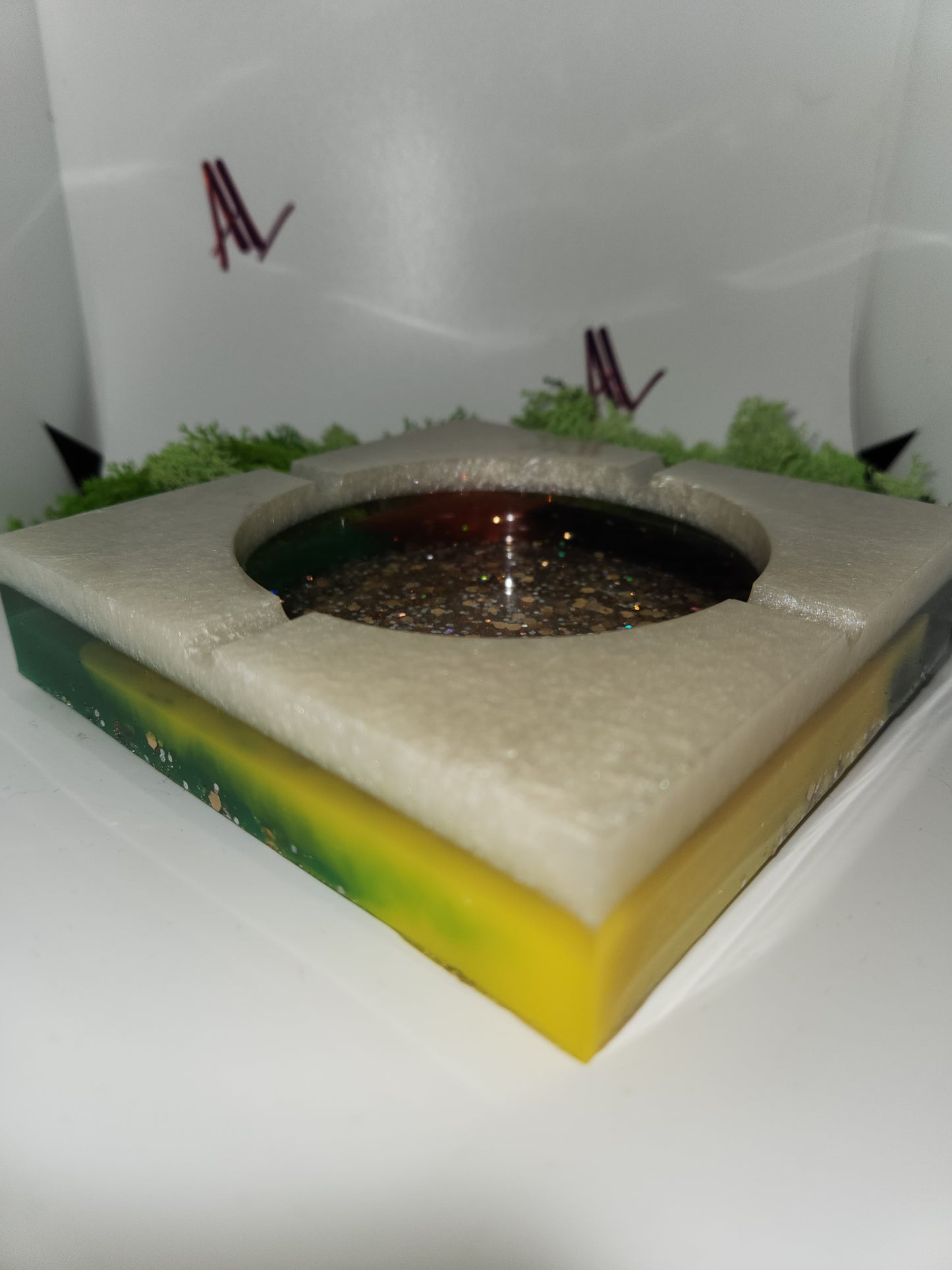 RESIN ASHTRAY