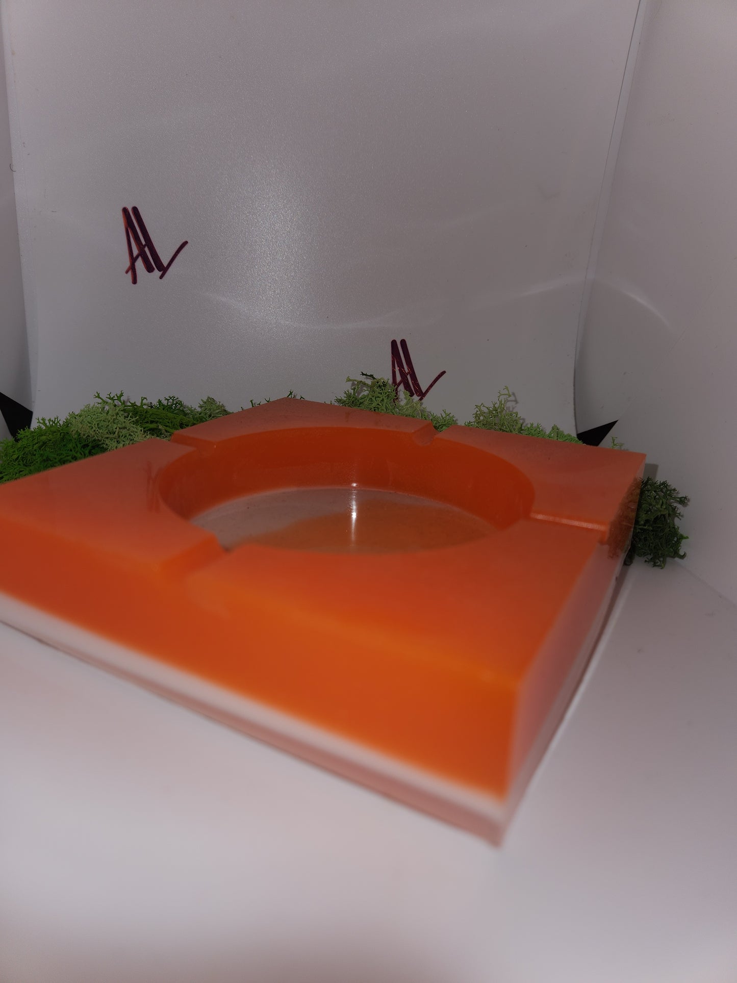 RESIN ASHTRAY